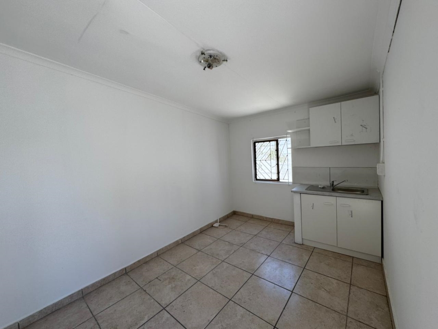 6 Bedroom Property for Sale in Hindle Park Western Cape